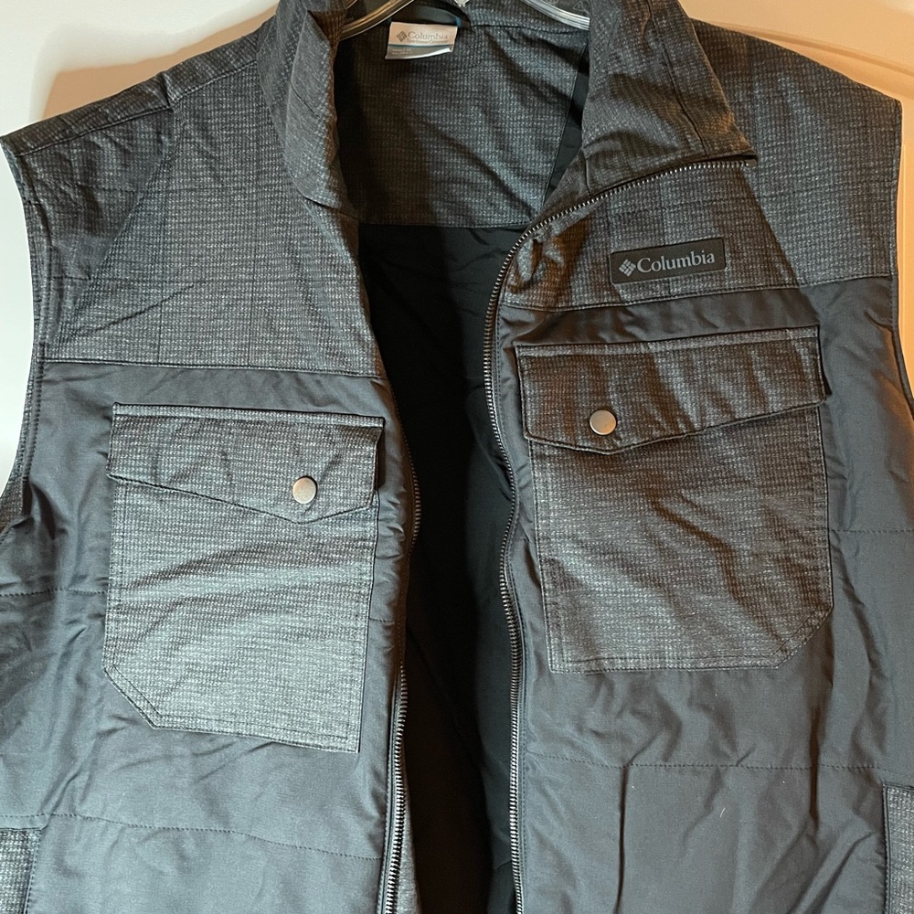 Columbia sleeveless jacket